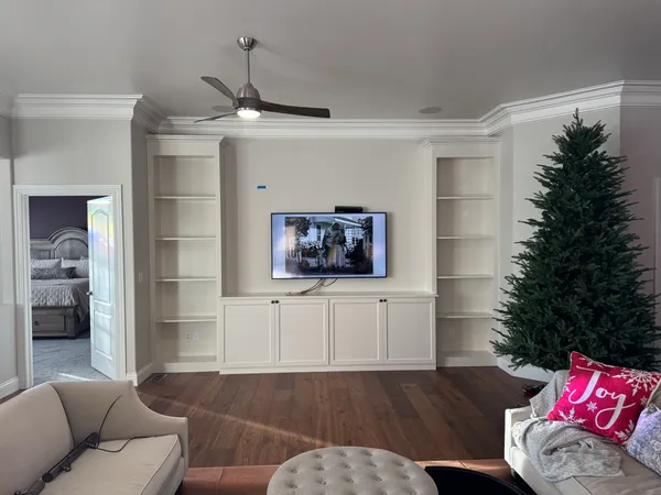 Cabinetry & Bath Finishes